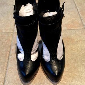 Dolce Vita Black Leather Pumps - Size 7.5US